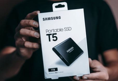 SSD Drives - Samsung Portable SSD T5