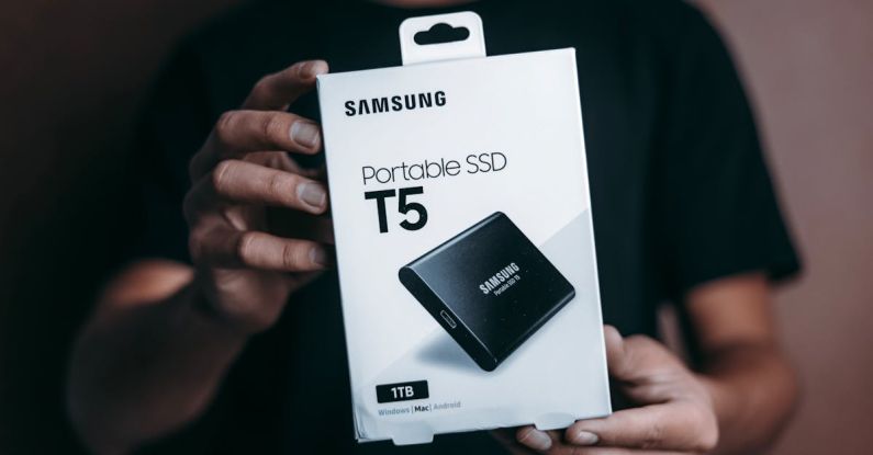 SSD Drives - Samsung Portable SSD T5